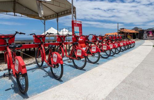 Studio completo com ar, garagem e varanda espaçosa - Ideal para 3 pessoas - Foto 25