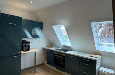 Dachgeschosswohnung Benther Berg, Contactless Check-in, free parking, Vollsaniert und Renoviert 2025 - Foto 1