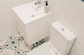 Stylish 2 Bed City Centre Apartment with Parking - Photo 29