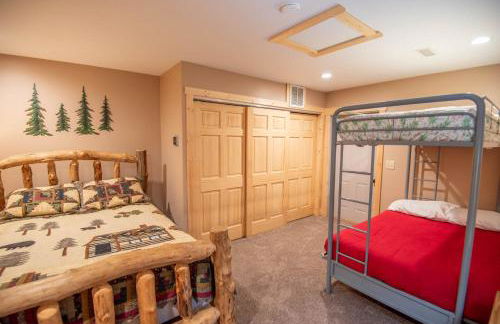 Blue Ridge Mountain Retreat - 30 acres to explore & VIEWS, Sleeps 15 - Foto 26