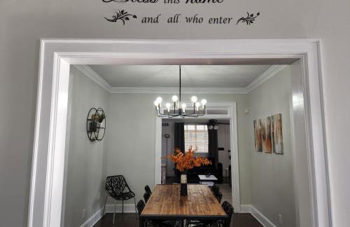 Spacious Centrally Located 3 Bed 2 Bath - Sleeps 8 - Foto 8