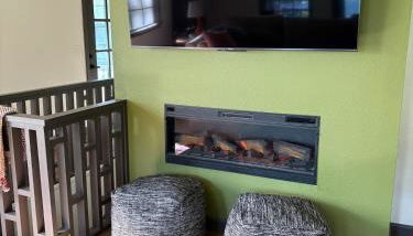 Modern Mountainside Cabin - Photo 3