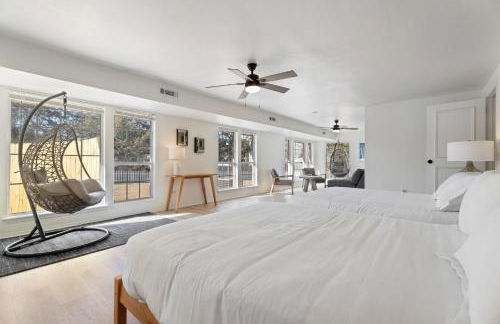 Spacious Lakefront View With Hot Tub and Pool NH - Foto 112