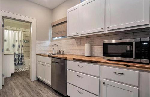 Palmer House Retreat - A Great Muskegon Getaway! - Photo 6