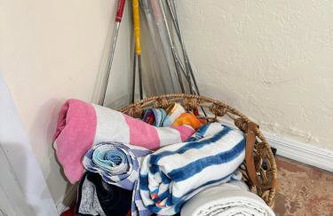 Spacious 4BR 2 5BA Family Retreat Pool Near Beach - Foto 43