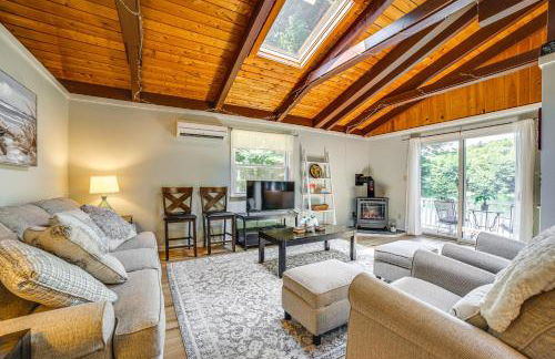 Breathtaking Newbury Cottage with Deck on Chalk Pond - Foto 5