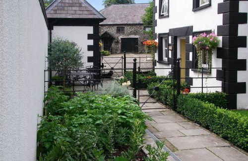 Sherrifs Lodge - Hw7730 - Photo 9