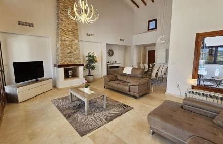Spectacular 4 bed villa at El Valle Golf Resort - Foto 28