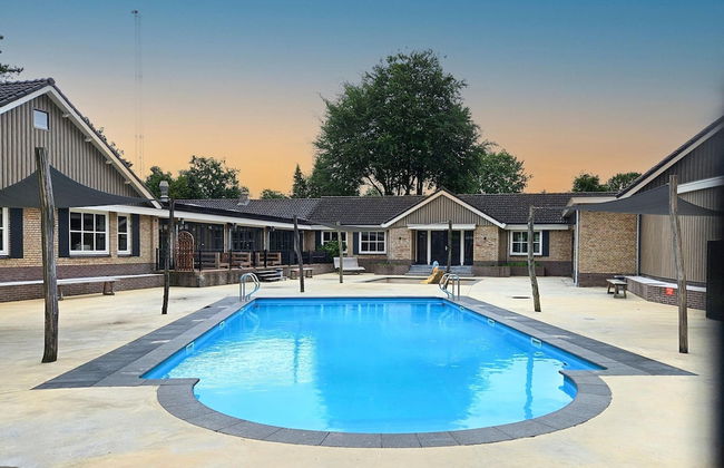 Beautiful Holiday Home With Spacious Garden - Photo 1