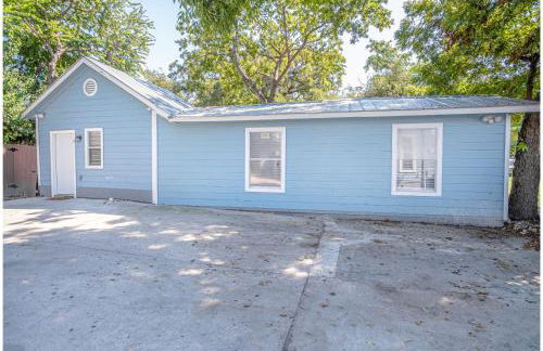 Remodeled Historic 1BR 1BA House Near Downtown - Foto 1