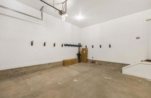 TetonHaus 5BR Hot Tub Game Room Walk to Driggs 20 min to Targhee - Foto 49