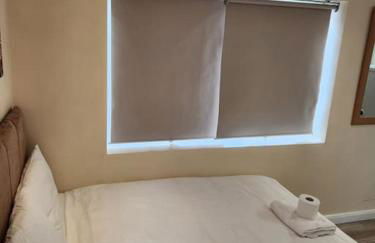 Beautiful private en-suite room with its own entry - Foto 3