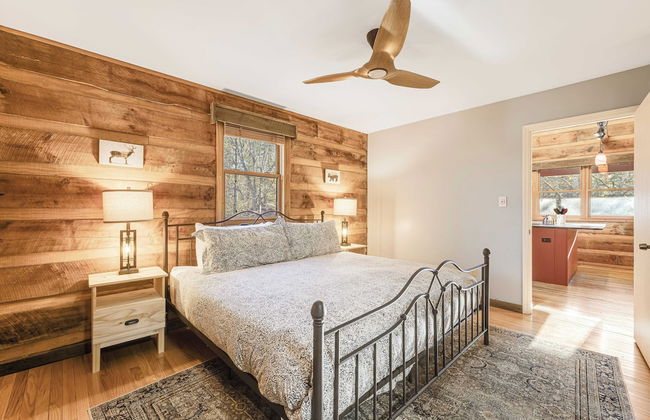 Red Cedar by Avantstay Cabin w/ Hot Tub + Views! - Foto 40