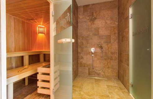 Awesome Home In Labin With Sauna - Photo 10