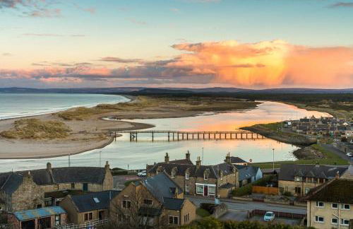 Cosy Cottage Close to East Beach, Shops, Restaurants and RAF base - Foto 11