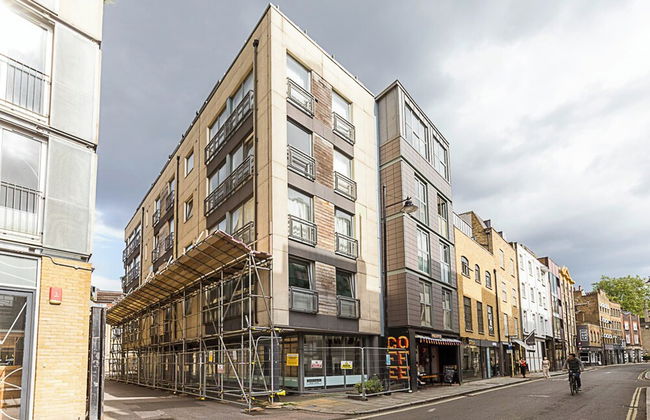 Modern Haven With Terrace View & Urban Charm - Foto 28