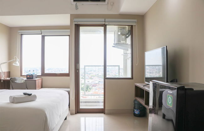 Modern Look and Homey Studio Apartment LRT City Jatibening - Foto 4