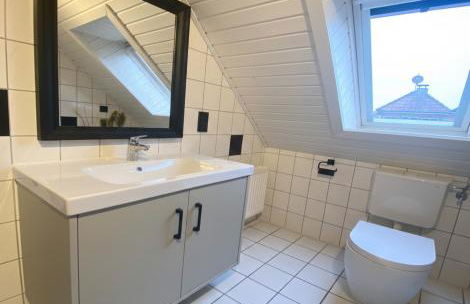 Nessmersiel, Ferienwohnung mit Balkon in Deichnähe, Wallbox, renoviert - Foto 8