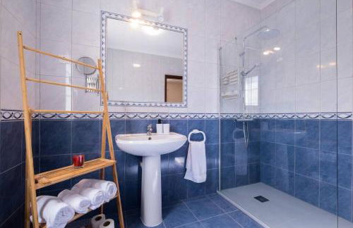 Batalha Family House - Photo 24