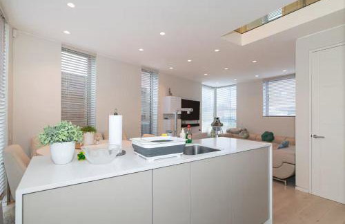 Modern Smart Home with Garden close to Richmond - Pass the Keys - Foto 15