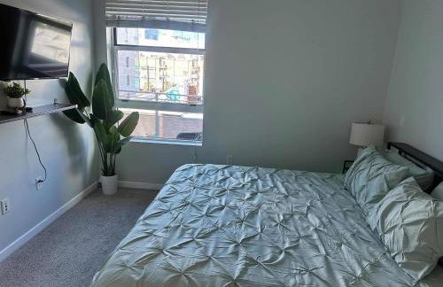 DTLA prime one bedroom steps away from Crypto - Photo 4