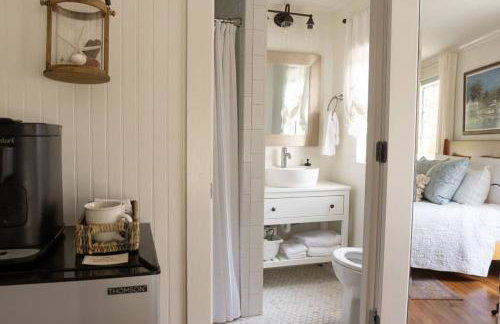 Historic Coastal Suite Steps to the Water - Suite One - Foto 8