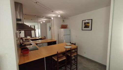 Essential Near stadium Air conditioning et Private parking - Foto 2