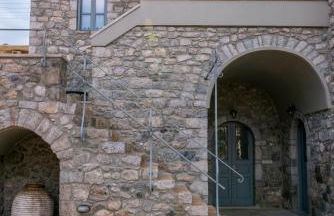 ENGLEZENA'S GUESTHOUSE - Photo 10