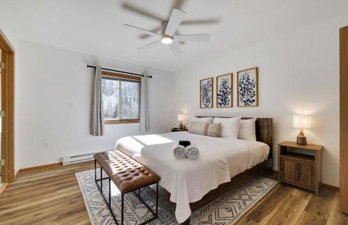 Serene Escape at Big Bass Lake & Pool Access - Foto 22