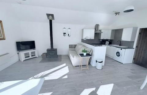 Brook Farm Cottage with Hot Tub - Parking for 2 cars - Foto 18