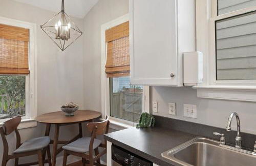 Spacious and Quiet One Block off King Street - Foto 7