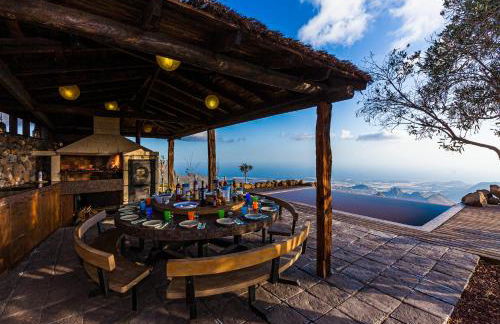 Historic Canarian House, Private Heated Infinity Pool, BBQ, WIFI + Panoramic Ocean Views - Foto 23