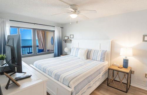 Luxury, Direct Oceanfront Unit and Balcony, Northeast Corner, Heated Pool, Garage Parking - Photo 8