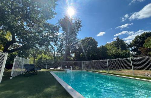 LE REPAIRE DU CLAIN gîte 4 étoiles pour 14 personnes avec piscine proche du Futuroscope - Foto 5