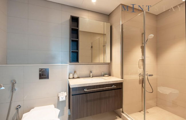 Downtown Escape Lush 2BR w Burj Khalifa View - Foto 1