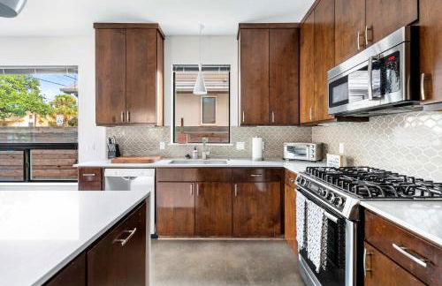 Walk to Restaurants & Entertainment on East Side - Foto 18