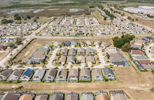 Great Location, gated community, private heated POOL - Foto 34