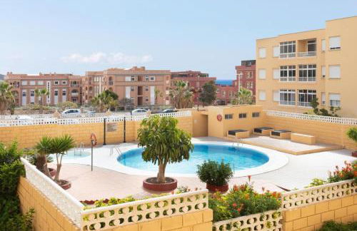 Fantástico piso con piscina y balcón en el Medano - Foto 23