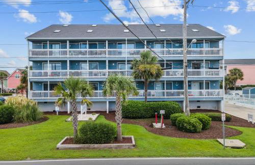 Newly Renovated Condo with Beach access steps away - Foto 43