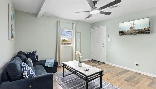 Cozy Home Nr Beach Pier Games WiFi Yard BBQ - Foto 3