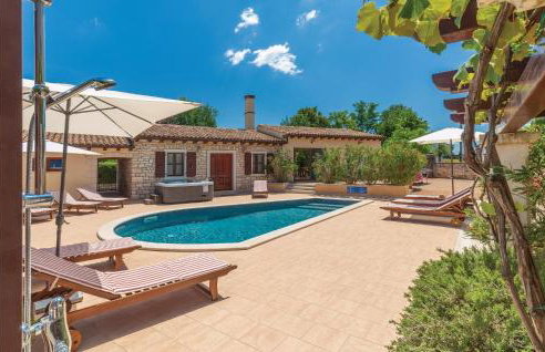 Cozy Home In Tinjan With Wifi - Foto 14