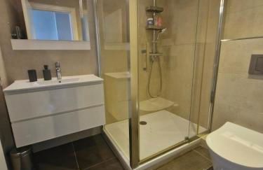 Large 3-bedroom apartment Port Vauban - Foto 11