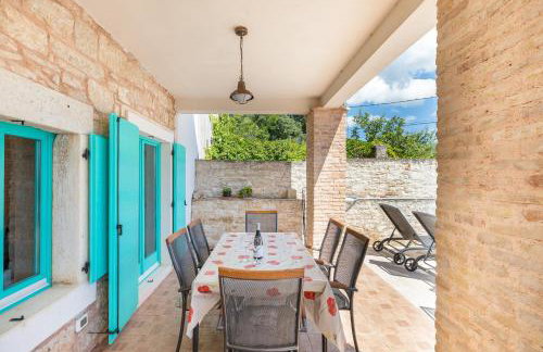 Lovely House Kristina with a pool - Photo 45