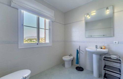 49-Exclusive Villa With Private Pool & Breathtaking Views in Mijas! - Photo 18