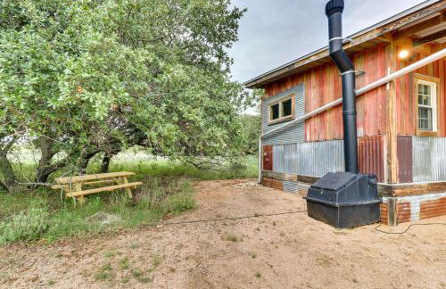 Rustic Eco-Cabin Llano River Getaway on 68 Acres! - Foto 23