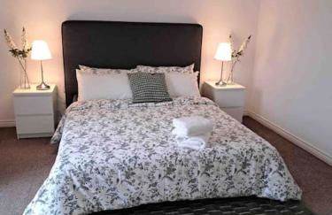 Spacious 4 Large Bedrooms Thurrock Grays 3 baths 1 ensuite Netflix Free Parking - Foto 10