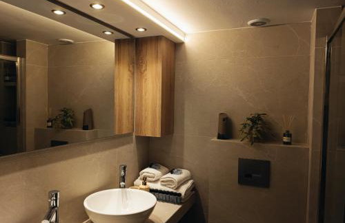 Lunix Luxury Apartment on Metro Station - Foto 2