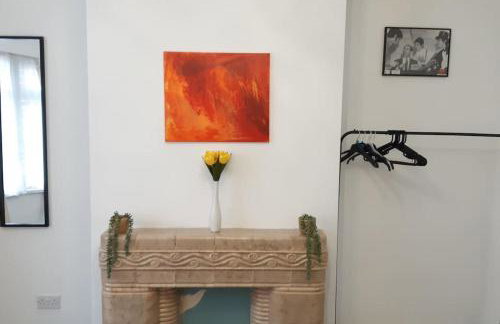 Free Parking Spacious Home - Photo 33