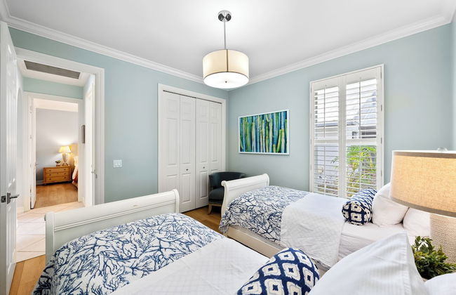 Neapolitan - Newly Renovated 3-BR Luxury Home with Private Pool. Enjoy a Fully Equipped Kitchen and Free Wi-Fi - Foto 8