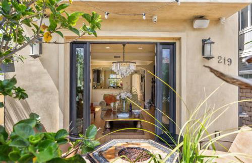 Beach Retreat- Walk to Beach, BBQ, Oceanview Rooftop & Firepit - Foto 9